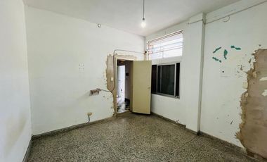 PH 2 AMBIENTES VENTA MUY BUENA ZONA LLAVALLOL