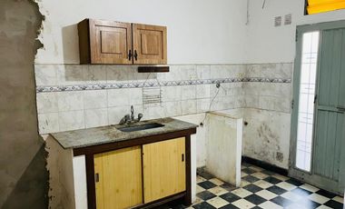 PH 2 AMBIENTES VENTA MUY BUENA ZONA LLAVALLOL