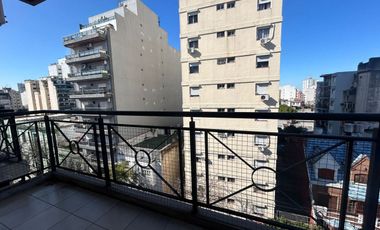 ALQUILER MONOAMBIENTE EN FLORES CON BALCON