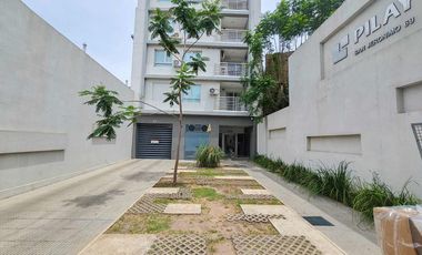 VENTA COCHERA EN TORRE PILAY 