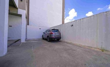 VENTA DE COCHERA DESCUBIERTA EN LANUS OESTE