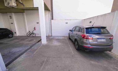 VENTA DE COCHERA DESCUBIERTA EN LANUS OESTE