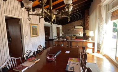Venta  Acassuso casa 6 amb. Perú y Libertador.