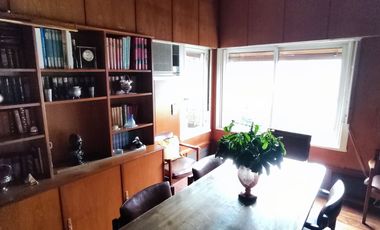 Venta  Acassuso casa 6 amb. Perú y Libertador.