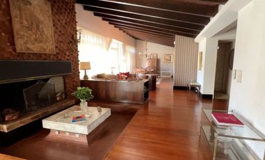 Venta  Acassuso casa 6 amb. Perú y Libertador.