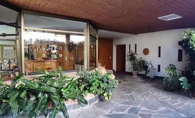 Venta  Acassuso casa 6 amb. Perú y Libertador.