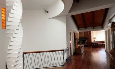 Venta  Acassuso casa 6 amb. Perú y Libertador.