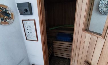 Venta  Acassuso casa 6 amb. Perú y Libertador.