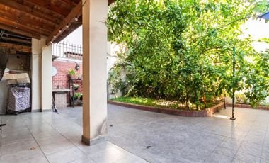 CASA 4 AMBIENTES LANUS ESTE ZONA CENTRICA