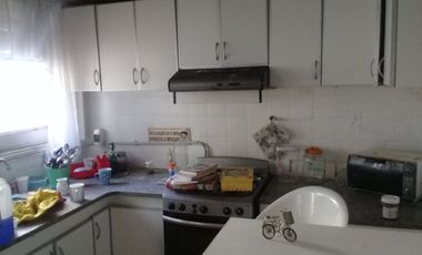 CASA 4AMB C/COCHERA QUILMES NORTE