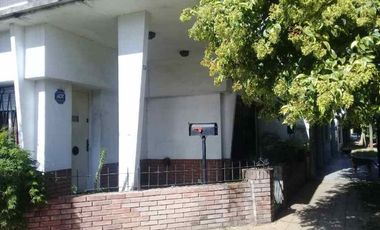 CASA 4AMB C/COCHERA QUILMES NORTE