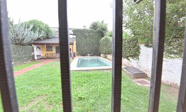Casa 3 dormitorios con patio y pileta