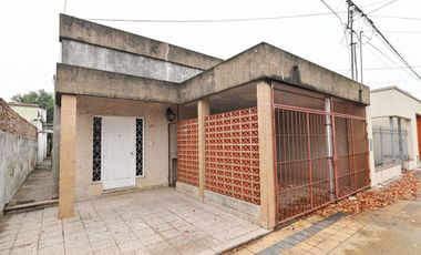 VENTA DE PROPIEDAD EN CALLE ITALIA 237