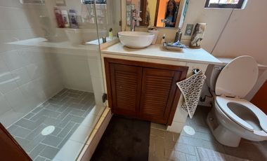 Casa en venta en Bosques de las Lomas. Granados con jardín