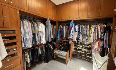 Casa en venta en Bosques de las Lomas. Granados con jardín