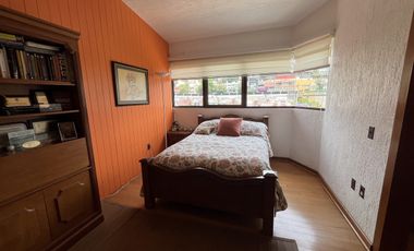 Casa en venta en Bosques de las Lomas. Granados con jardín