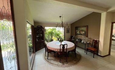 Casa en venta en Bosques de las Lomas. Granados con jardín