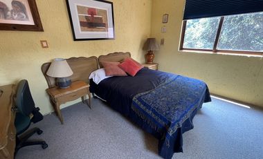 Casa en venta en Bosques de las Lomas. Granados con jardín