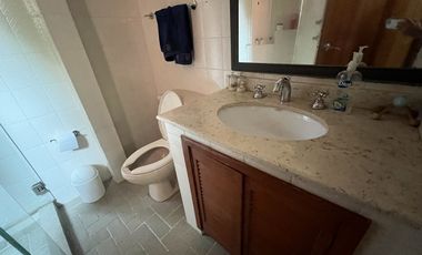 Casa en venta en Bosques de las Lomas. Granados con jardín