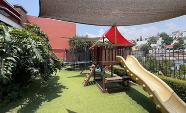 Casa en venta en Bosques de las Lomas. Granados con jardín