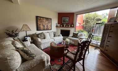 Casa en venta en Bosques de las Lomas. Granados con jardín