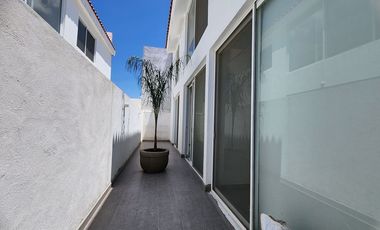 Casa en venta en condominio Las Plazas, al norte de Aguascalientes