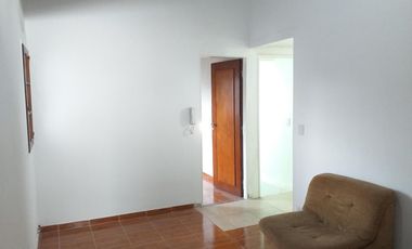 ALQUILER DE CASA 3 AMBIENTES