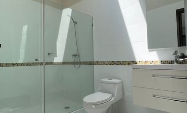 CASA CON SEGURIDAD EN LOMAS VERDES 6A SECCION VENTA