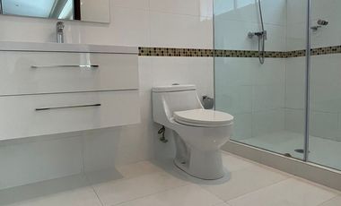 CASA CON SEGURIDAD EN LOMAS VERDES 6A SECCION VENTA