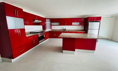 CASA CON SEGURIDAD EN LOMAS VERDES 6A SECCION VENTA