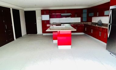 CASA CON SEGURIDAD EN LOMAS VERDES 6A SECCION VENTA