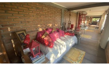 Espectacular casa en parcela de 1 Ha. en el sector Carmen de Las Rosas, Melipilla