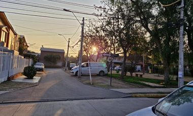 Se vende amplia y cómoda casa en Quilicura.