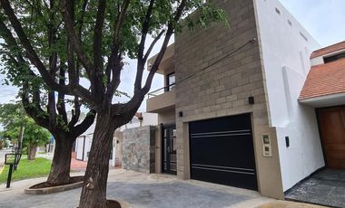 Casa en venta en Lomas de Zamora Oeste