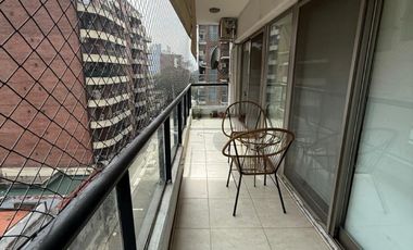Venta, Departamento, 2 dormitorios, 2 baños, piso exclusivo, balcón corrido. Centro, Rosario.