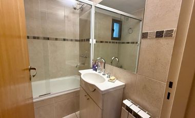Venta, Departamento, 2 dormitorios, 2 baños, piso exclusivo, balcón corrido. Centro, Rosario.