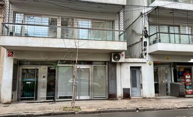 Venta, Departamento, 2 dormitorios, 2 baños, piso exclusivo, balcón corrido. Centro, Rosario.