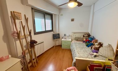 Venta, Departamento, 2 dormitorios, 2 baños, piso exclusivo, balcón corrido. Centro, Rosario.