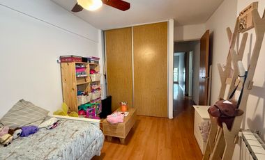 Venta, Departamento, 2 dormitorios, 2 baños, piso exclusivo, balcón corrido. Centro, Rosario.