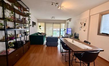 Venta, Departamento, 2 dormitorios, 2 baños, piso exclusivo, balcón corrido. Centro, Rosario.