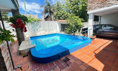 VENTA DE CASA 4 AMBIENTES - ITUZAINGO NORTE