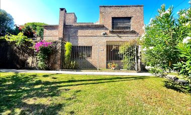 VENTA DE CASA 4 AMBIENTES - ITUZAINGO NORTE