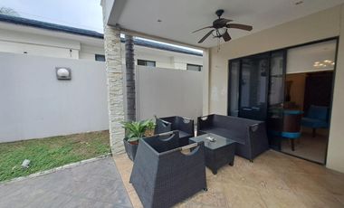 Venta de bonita villa en Vista Sol km 7.8 vía Samborondón