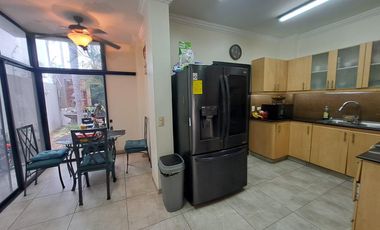 Venta de bonita villa en Vista Sol km 7.8 vía Samborondón