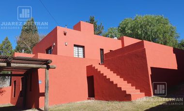 Casa de 3 dormitorios con pileta y cochera - Nuestra Señora de la Consolacion, Villa Allende