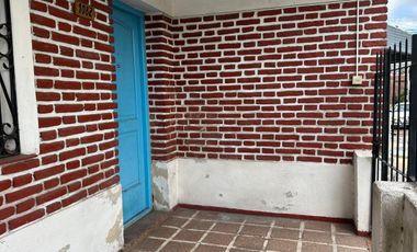 Casa con patio a 1 cuadra de Antartida!