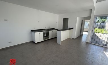 Casa en  Barrio Puerta del Sol, Campana,  RP6 km 196