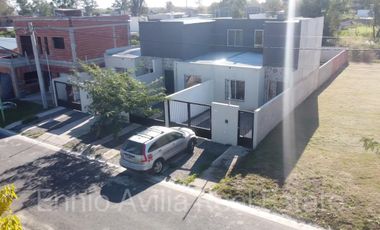 Casa en  Barrio Puerta del Sol, Campana,  RP6 km 196
