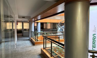 Edificio en alquiler o venta de 1300 m2 en Lomas de San Isidro