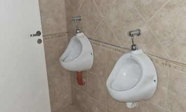 Local en ALQUILER ubicada en San Isidro sobre Av Libertador Apta Comercial